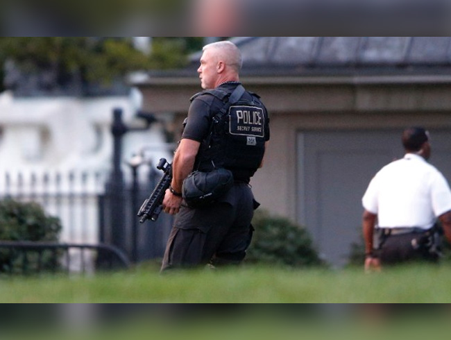 Beyaz Saray yaknlarnda silahl bir kii yakaland