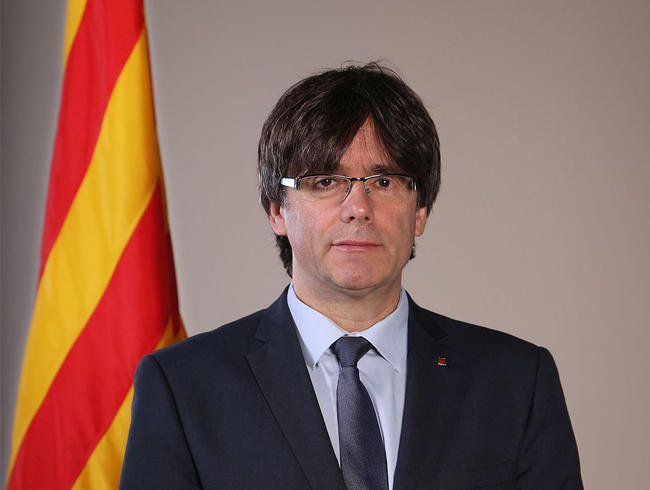 Katalonya zerk Blgesi Bakan Puigdemont, llegal referandum iin Barzaniyi tebrik etti