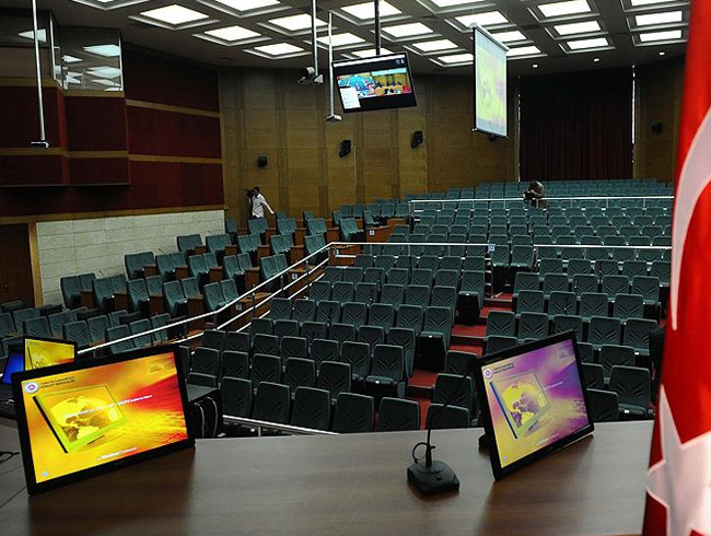Aralarnda Ali elik, Hidayet Karaca ve FET eleba Glen'in de bulunduu FET at davasnda ara kara verildi