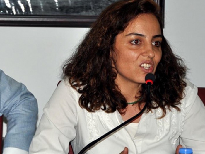 zmir'de gzaltna alnan HDP'li Sevin Bozan tutukland