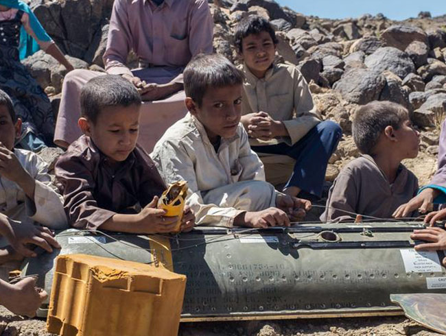Arap Koalisyonu'nun Yemen mdahalesi: renciler iin retmen bulunamyor