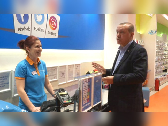 Cumhurbakan Erdoan Erzurum'da torunu iin alveri yapt 