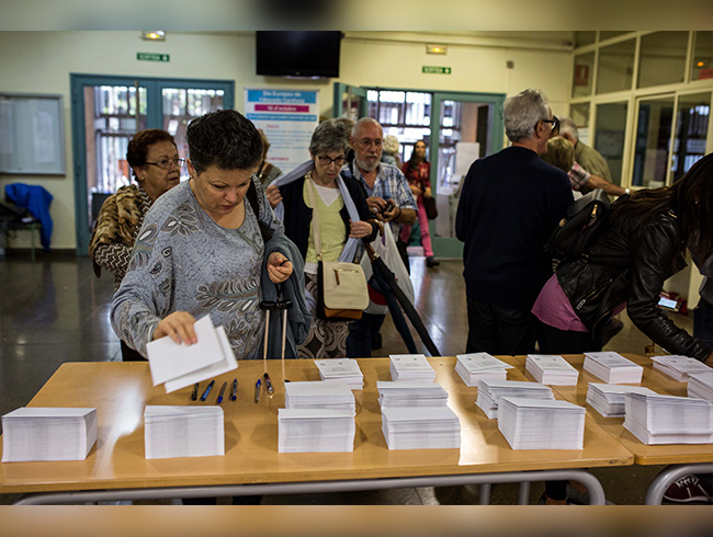 Katalonya'daki referandum giriiminde 92 oy merkezi gvenlik glerince kapatld