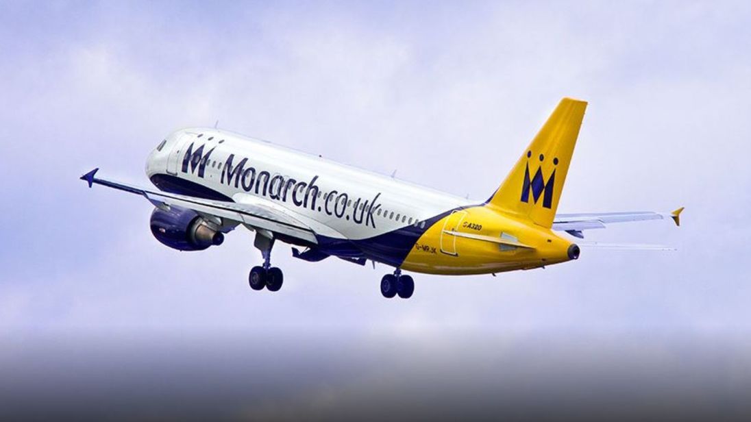 ngiltere merkezli havayolu irketi Monarch Airlines iflasn duyurdu