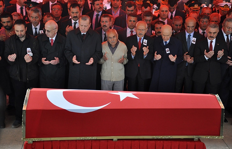 ehit Yzba Erdal son yolculuuna uurland 