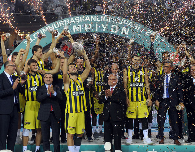 'Sen olsan bari' arks alnd Fenerbaheliler ldrd