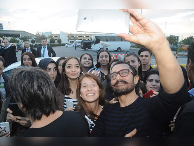 Hintli yldz oyuncu Aamir Khan Trkiyeden ayrld  