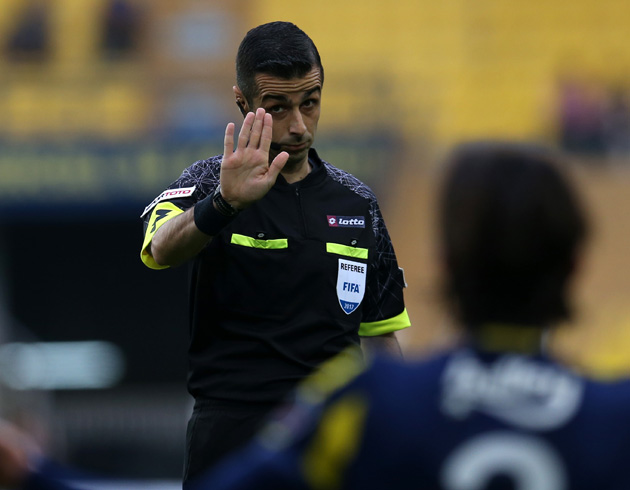UEFA'dan Mete Kalkavan ve Halil Umut Meler'e grev
