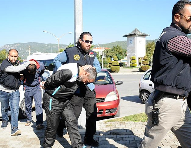 Ter�ristleri Suriye'den Mu�la'ya getiren 3 gemi personeli yakaland�