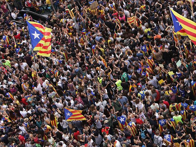 spanya'da hkmet ve ana muhalefetten ortak 'Katalonya' karar