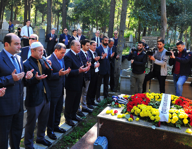 Galatasarayn 112. Yl dnm etkinlikleri, Ali Sami Yenin mezarnn ziyaretiyle balad