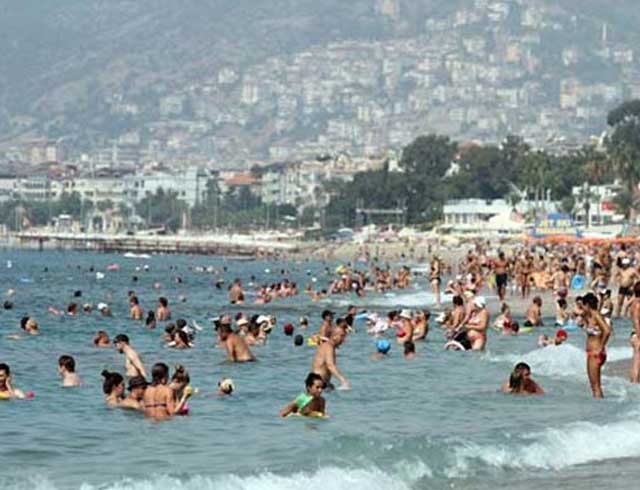 Havalar byle giderse Antalya 10 milyon turisti bulur