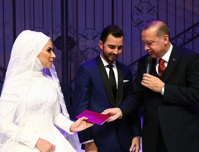 ileri Bakan Sleyman Soylunun olu evlendi 