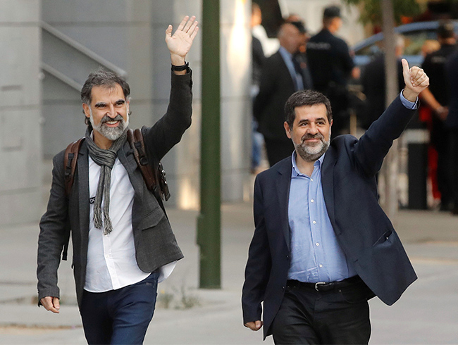 spanya, Katalan bamszlk hareketinin iki nemli liderini gzaltna ald