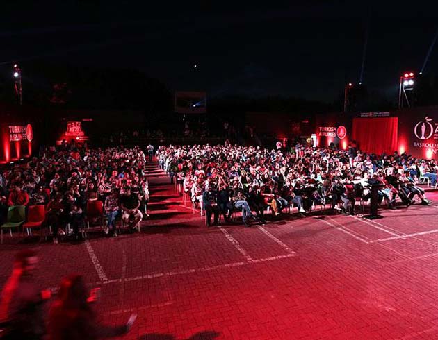'nsan Seli' filminin gsterimi yarda kald