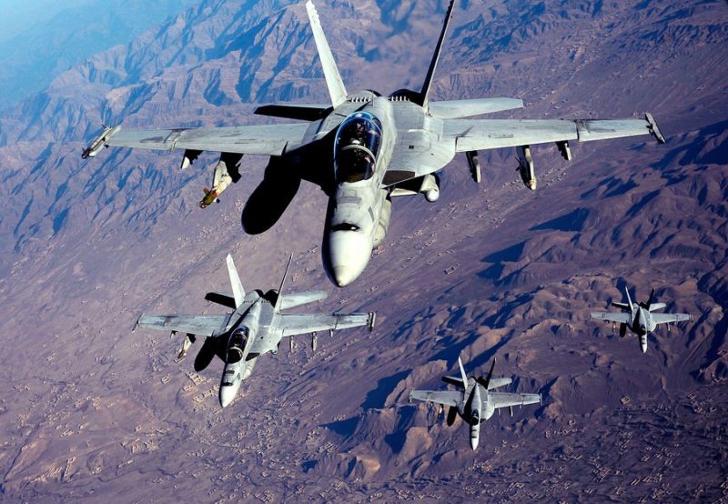 UFOlarla F-18ler it dalana girdi