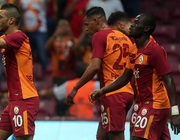 Ndiaye iin Galatasaray'n kapsn aldlar