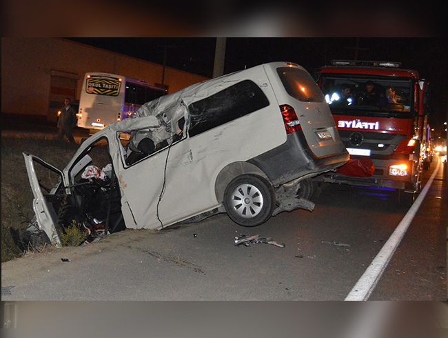 Manisa'da trafik kazas: 2 l