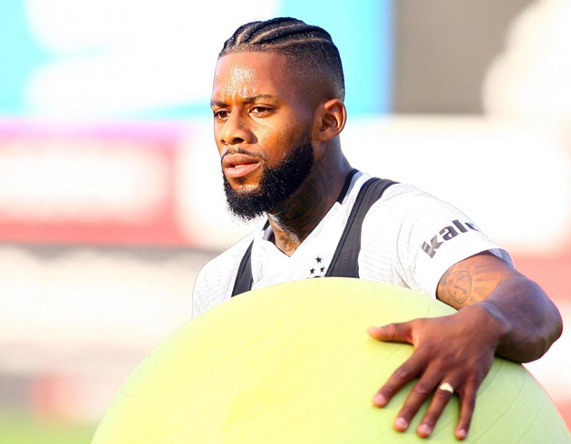 Jeremain Lens Beikta'ta bekleneni veremedi