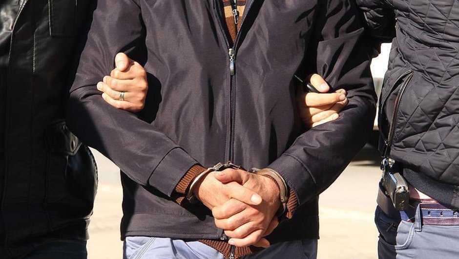 FET san eski polise hapis cezas
