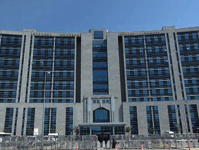 Anadolu Adliyesinde alan icra mdr yardmcsna rvet ald iddiasyla sust yapld