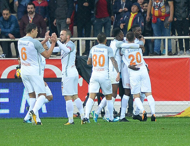 Medipol Baakehir deplasmanda Evkur Yeni Malatyaspor'u 2-0 malup etti