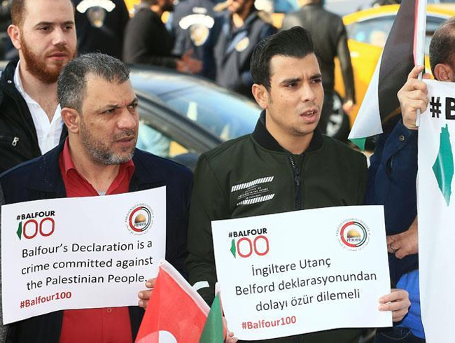 ngiltere Bakonsolosluu nnde 'Balfour' protestosu