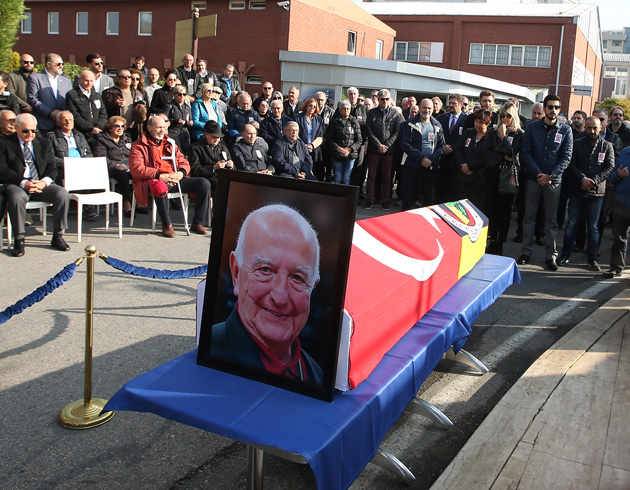 Getiimiz gnlerde vefat eden basketbol duayeni Mehmet Baturalp, son yolculuuna uurland