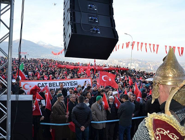 Erzurum'da Osmanl askerleri iin yaplan ehitlik trenle ald