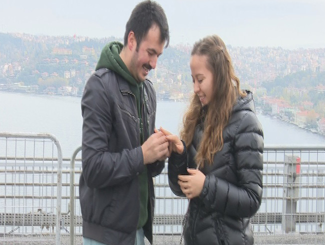 Sevgililer iki kta arasnda evet dedi