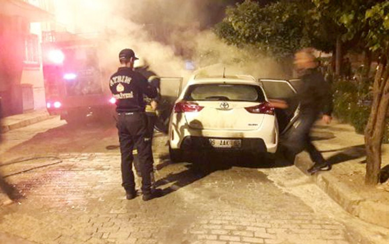 Aydnda polis otomobili kundakland