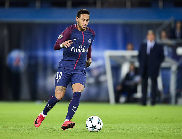 Neymar'n 200 milyon euro karlnda Real Madrid'e transfer olaca iddia edildi