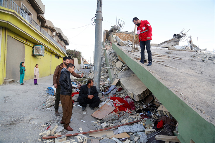   Trk Kzlay Irak'taki deprem blgesine ilk ulaan ekip oldu