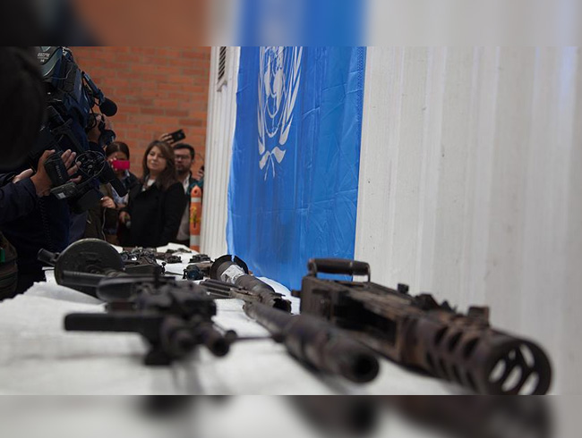 Avrupa Birlii, Kolombiya Devrimci Silahl Gleri'ni (FARC) terr rgtleri listesinden kartt.