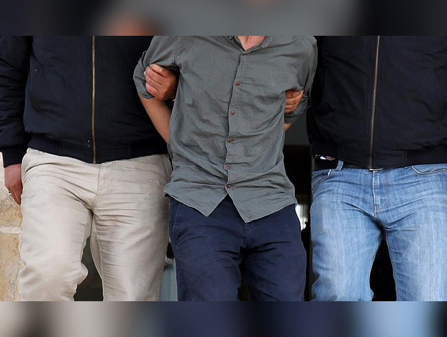 Mula merkezli FET operasyonu: Adliyeye sevk edilen 8 kiiden biri tutukland