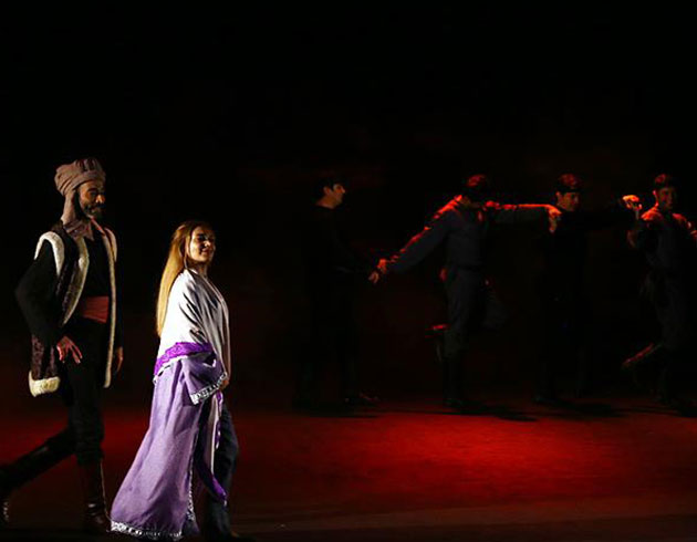 Krolu, Azerbaycan'da tiyatro sahnesine tand