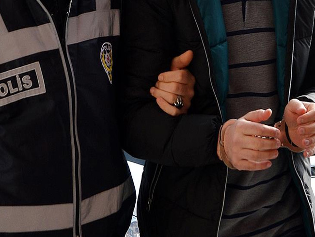 Manisa'da FET operasyonu: 3 tutuklama