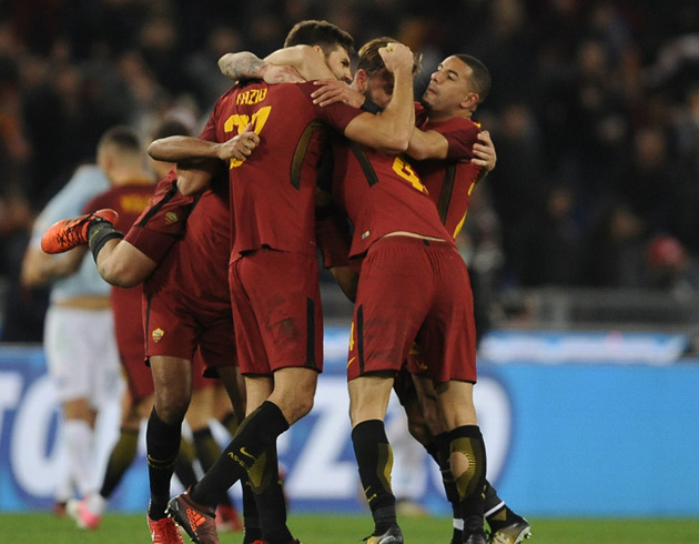 Roma, ezeli rakibi Lazio'yu 2-1 malup etti