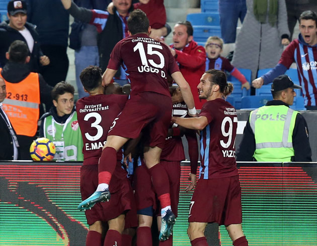 Trabzonspor 90+3'te penaltdan att golle Osmanlspor'u 4-3 malup etti
