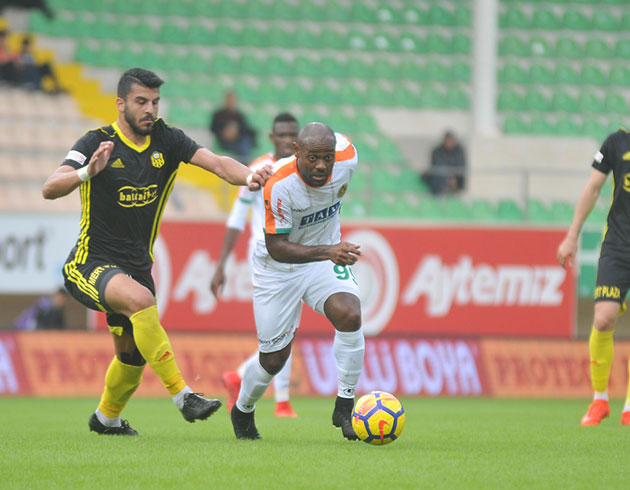 Vagner Love Galatasaray manda sahada olmayacak