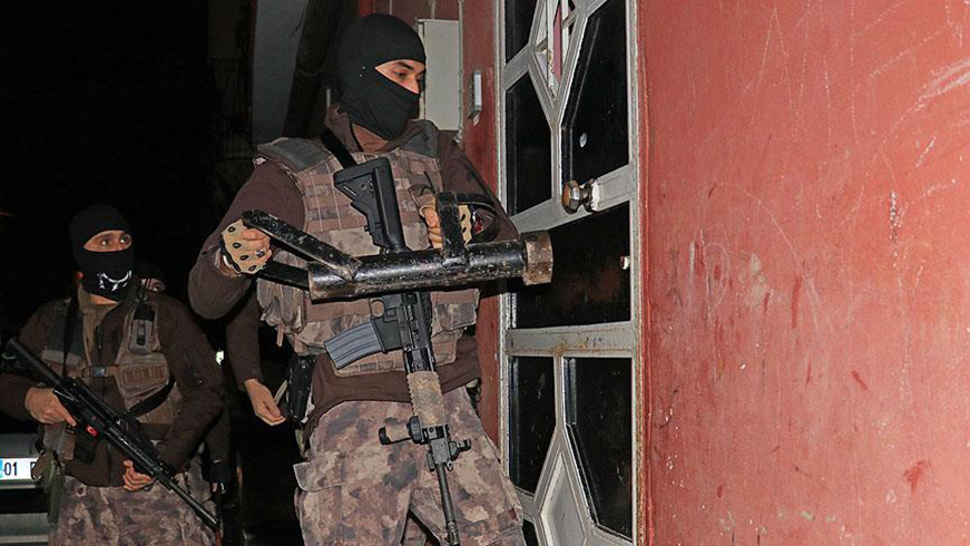 ''Adana'nn uyuturucu baronu''na operasyon: 21 gzalt