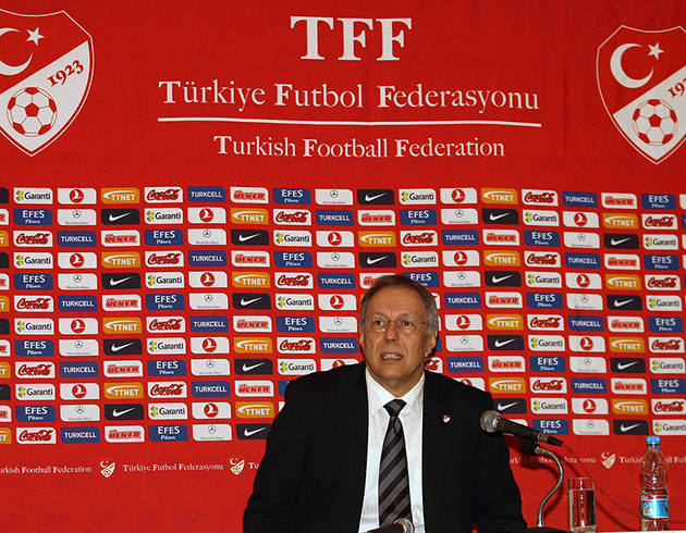 UEFA'dan Ouz Sarvan'a grev