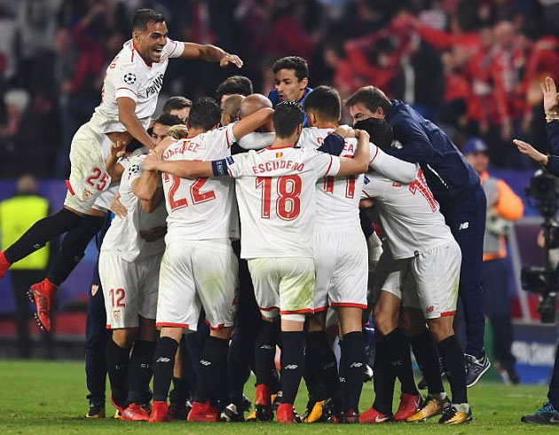 Sevilla Teknik Direktr Eduardo Berizzo, soyunma odasnda oyuncularna kanser olduunu aklad