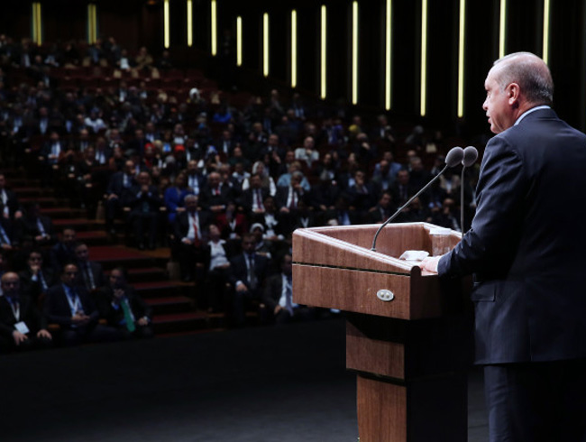 Cumhurbakan Erdoan: Acilen bir z eletiriye ihtiyacmz olduunu dnyorum