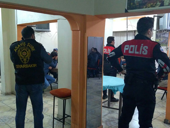 Diyarbakrda 700 polisle asayi uygulamas  