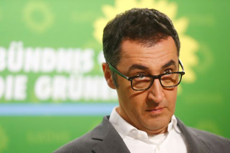 Az�l� T�rkiye d��man� Cem �zdemir, Alman siyasetinden siliniyor