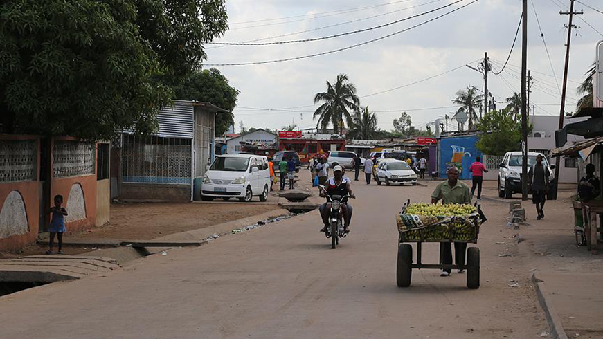 Mozambik camileri kapat�yor