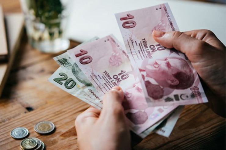 Emekliye en az bin 535 TL