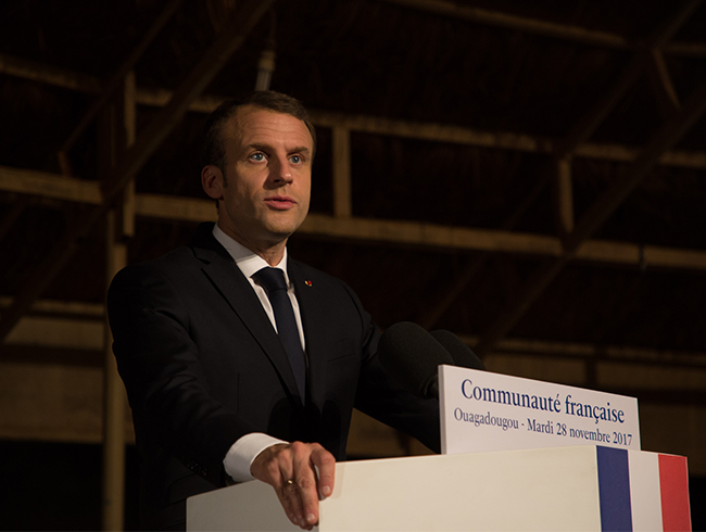 Macron, Burkina Faso'yu kar��t�rd� 