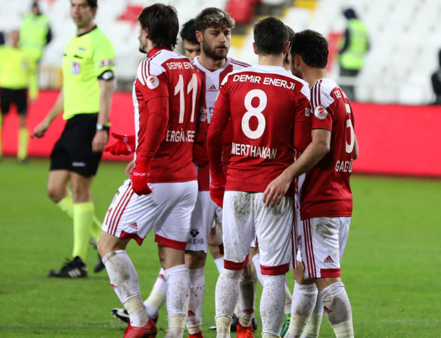 Demir Grup Sivasspor: 2 - Bucaspor: 1